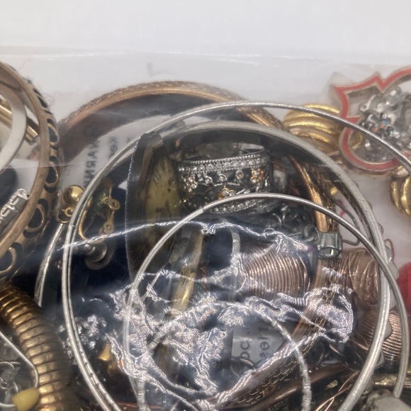 Small Box of Scrap Vintage - Modern Jewelry for Repurposing Arts & Crafts #3 - Picture 11 of 13